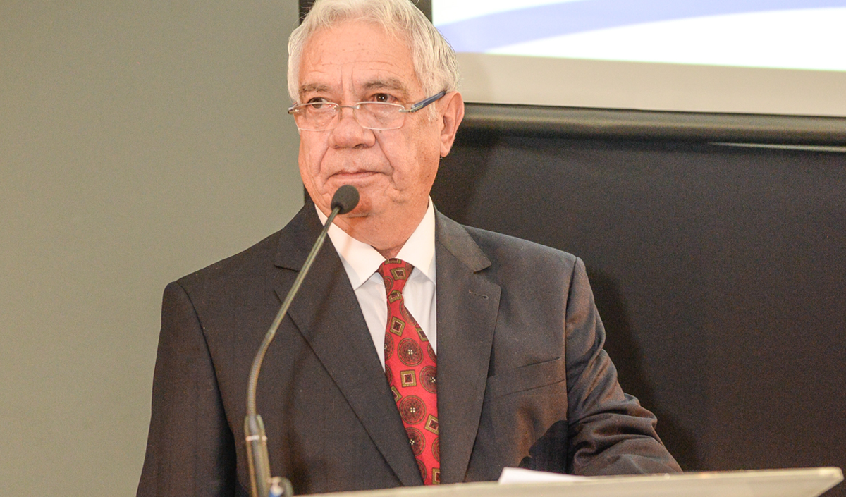 Capa: Antonio Antunes – presidente da Afeal: 50 anos de contribuição ao setor de esquadrias