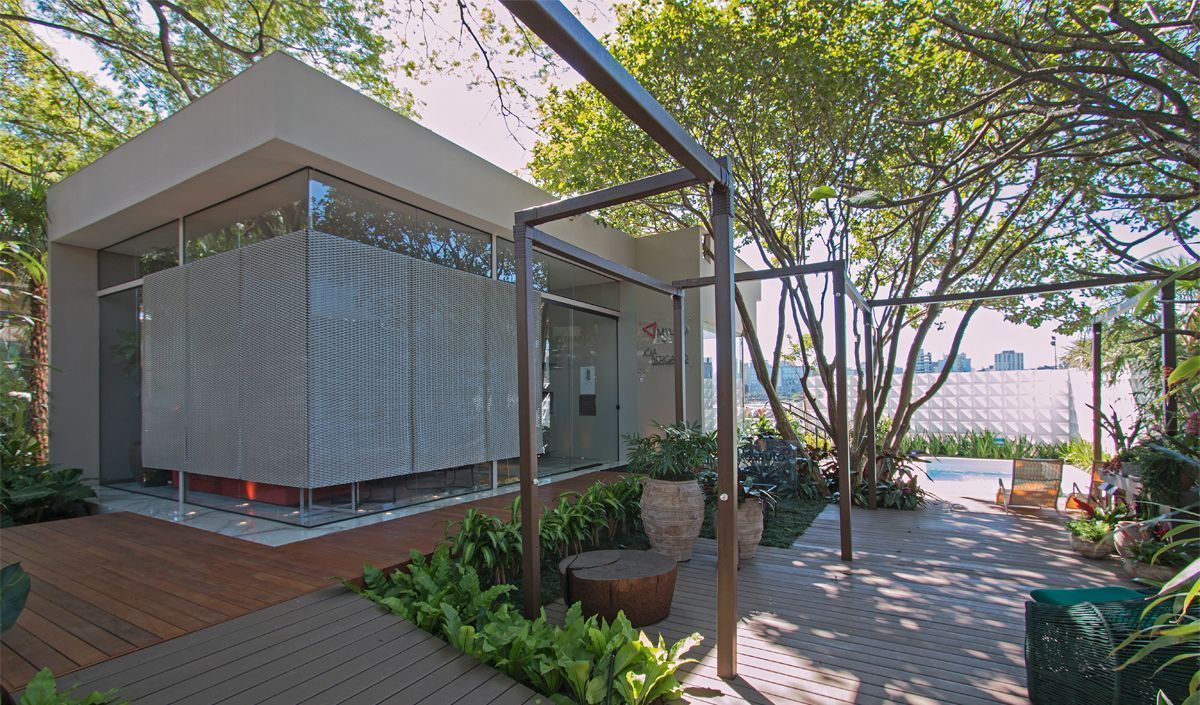Capa: Cubo de vidro integra casa à natureza na Casa Cor 2016
