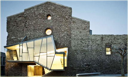 Capa: Convento é reformado com vidros