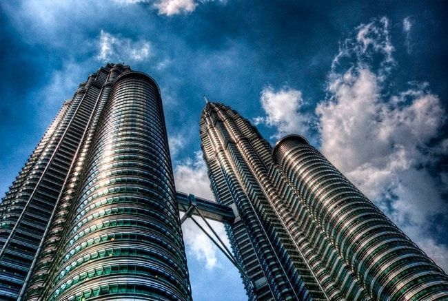 Capa: Petronas Twin Towers