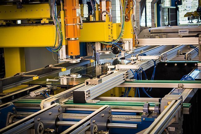 Capa: TTR Vidros investe em nova linha de produção automatizada