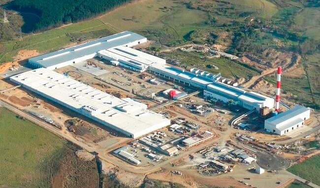 Capa: Fábrica da AGC inicia produção de vidros de alta tecnologia no Brasil