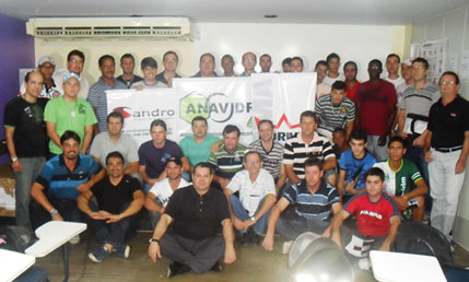 Capa: Sucesso na parceria entre Anavidro-ES e Sandro Acessórios-RJ