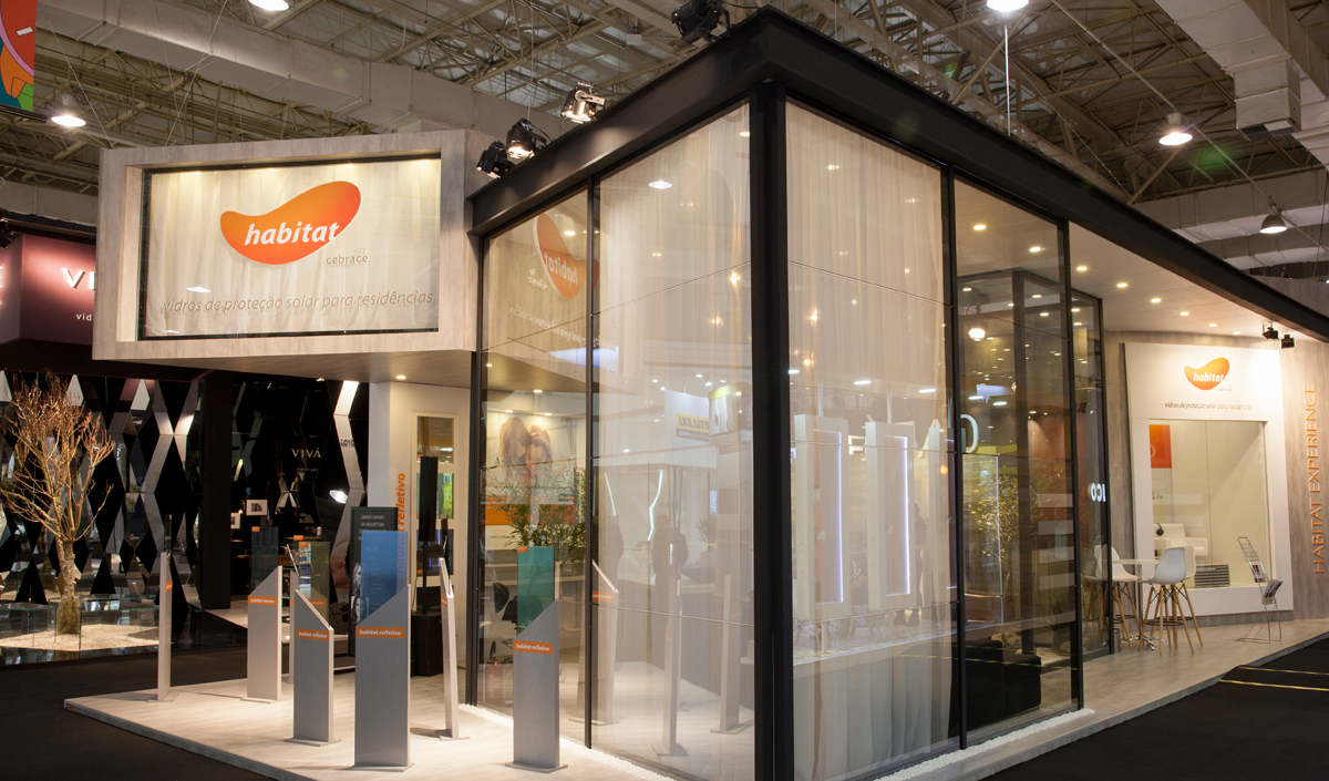 Capa: Expo Revestir apresenta espelhos decorativos e vidro refletivo de controle solar