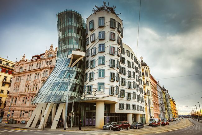 Capa: Edifício dos anos 90 é considerado obra de arte em Praga