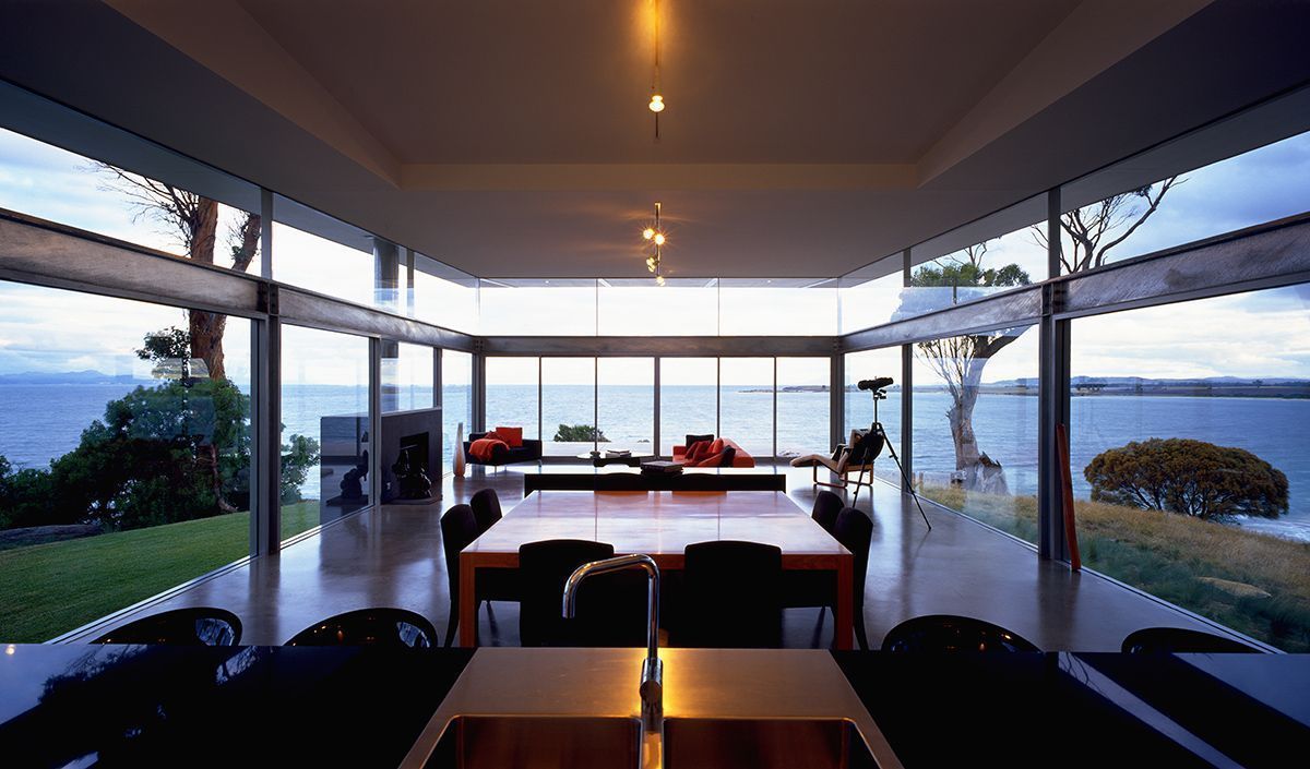 Capa: O vidro emoldura vistas espetaculares em projetos que unem modernidade e simplicidade