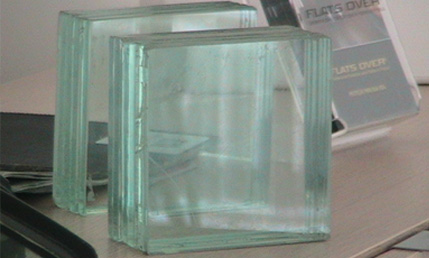 Capa: Instalação de vidros blindados no gabinete do pres. do STF e plenário