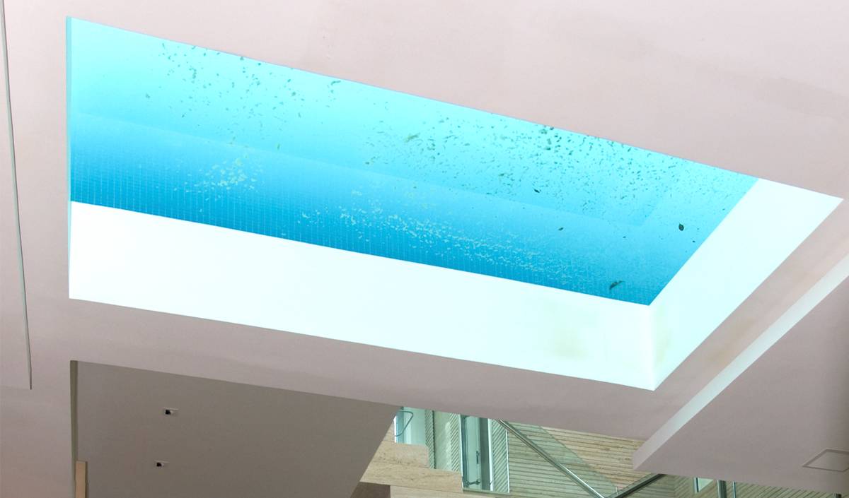 Capa: Utilização de vidro multilaminado em piscinas é tendência nos projetos